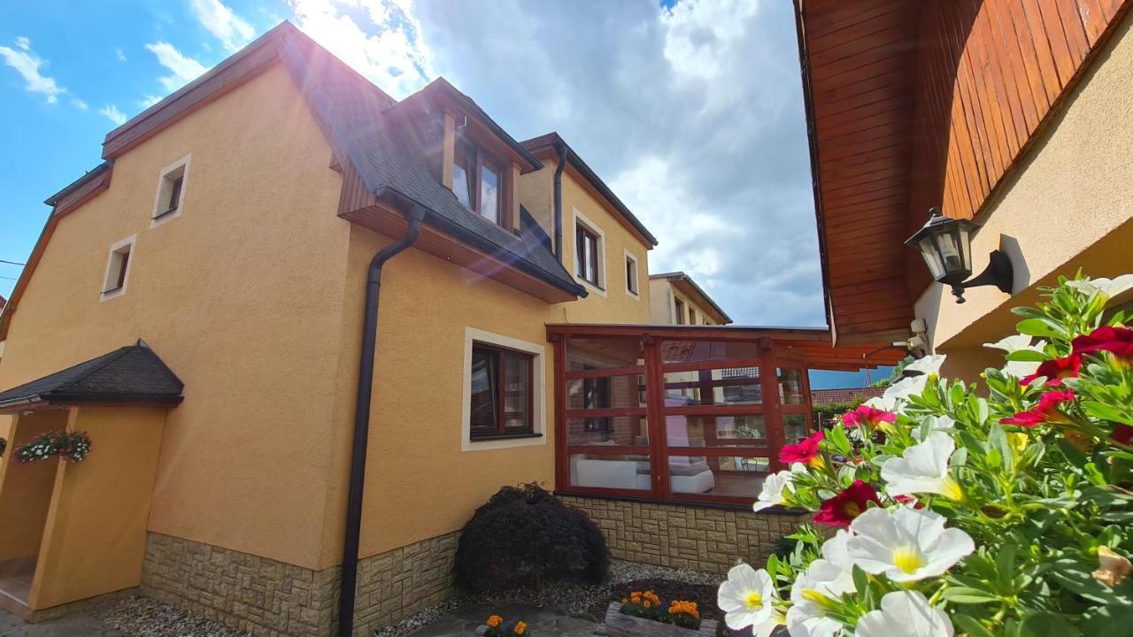 Rodinny Dom "Ako Doma" Veľký Slavkov Exteriér fotografie